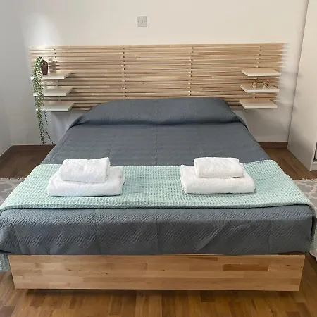 Lovely In بافوس