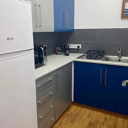 Lovely In * بافوس