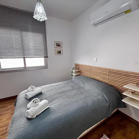 Lovely In Apartment *