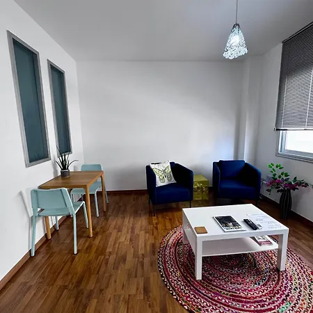 Lovely In Apartment *