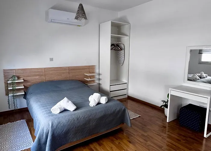 Lovely In * Πάφος